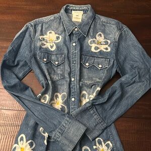 LEVI’s Chambray Shirt with Daisy Tie Dye and Snap Buttons, New without Tag